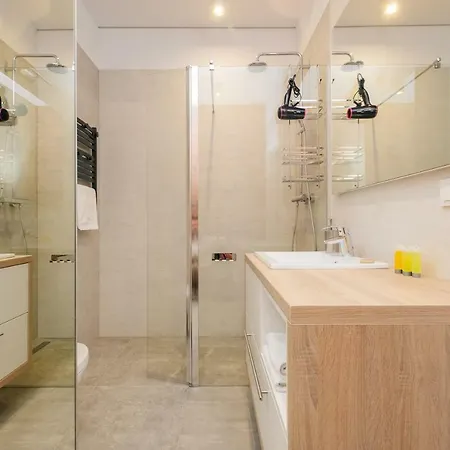 Stare Bielany 2-bedroom 华沙